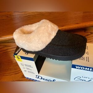 NEW Dearfoams Women's Memory Foam Slippers Faux Fur Slip On Indoor Outdoor Black